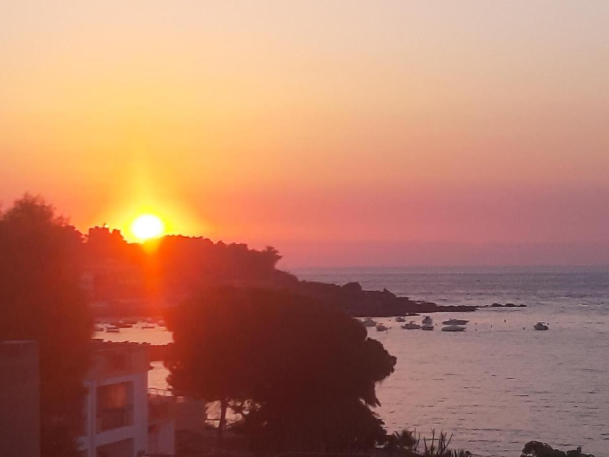 אצ'י קסטלו B&B Sea Terrace מראה חיצוני תמונה
