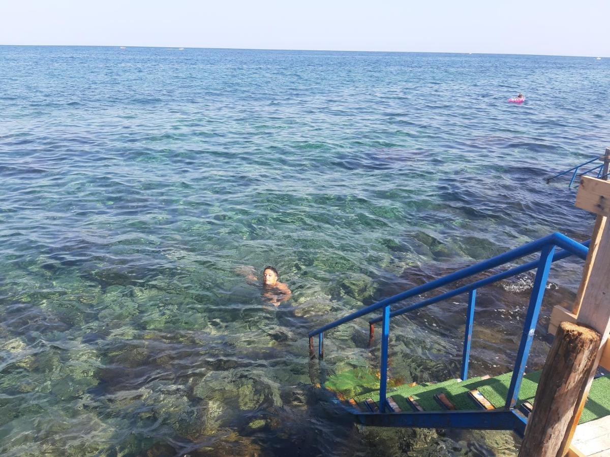 אצ'י קסטלו B&B Sea Terrace מראה חיצוני תמונה