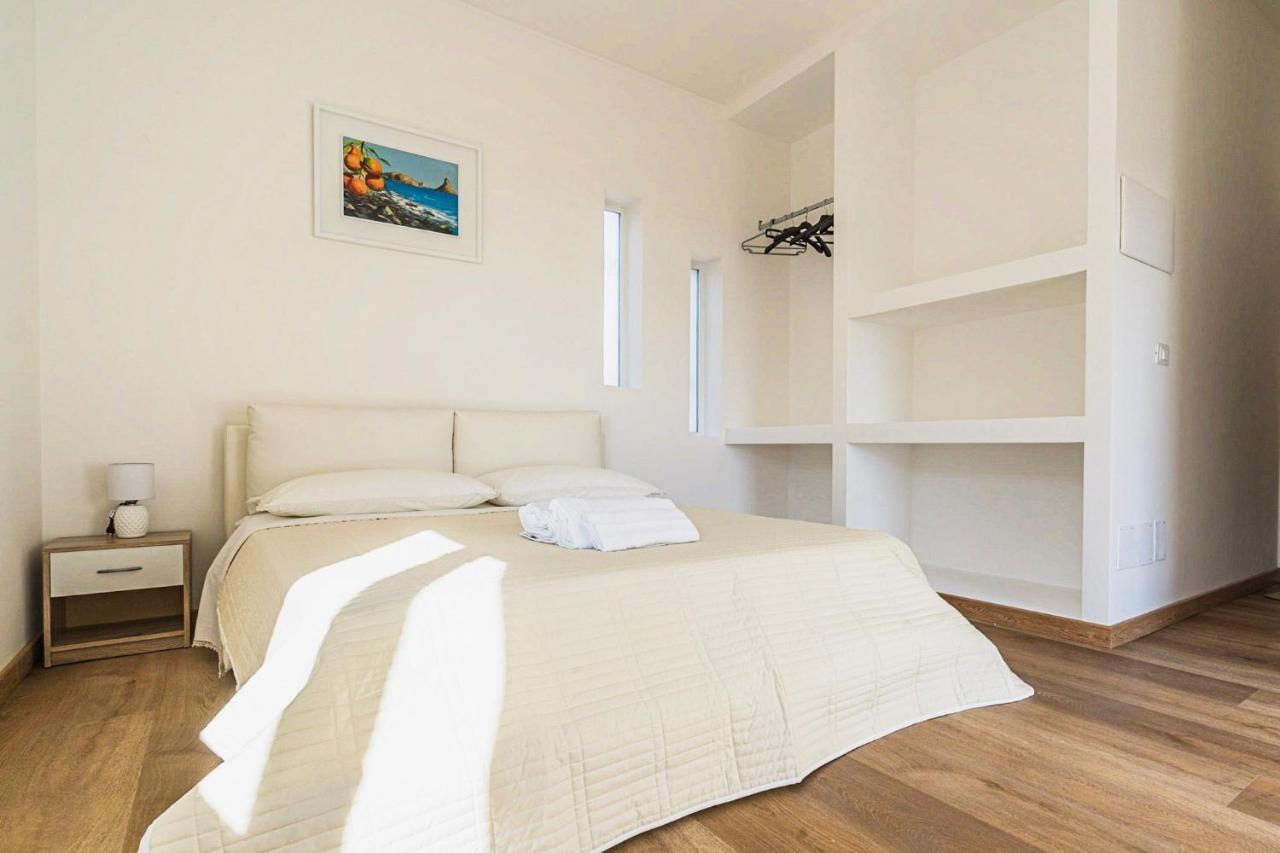 אצ'י קסטלו B&B Sea Terrace מראה חיצוני תמונה