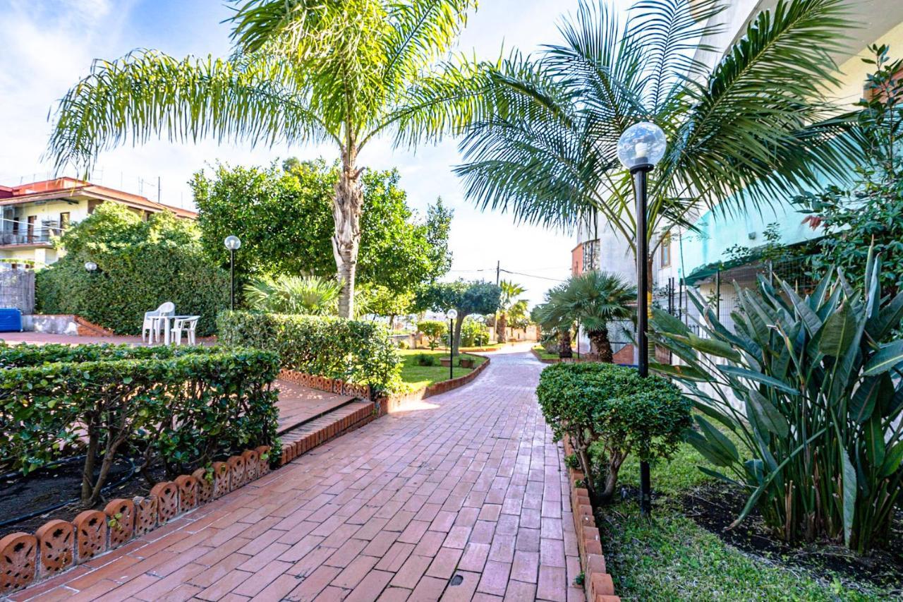 אצ'י קסטלו B&B Sea Terrace מראה חיצוני תמונה